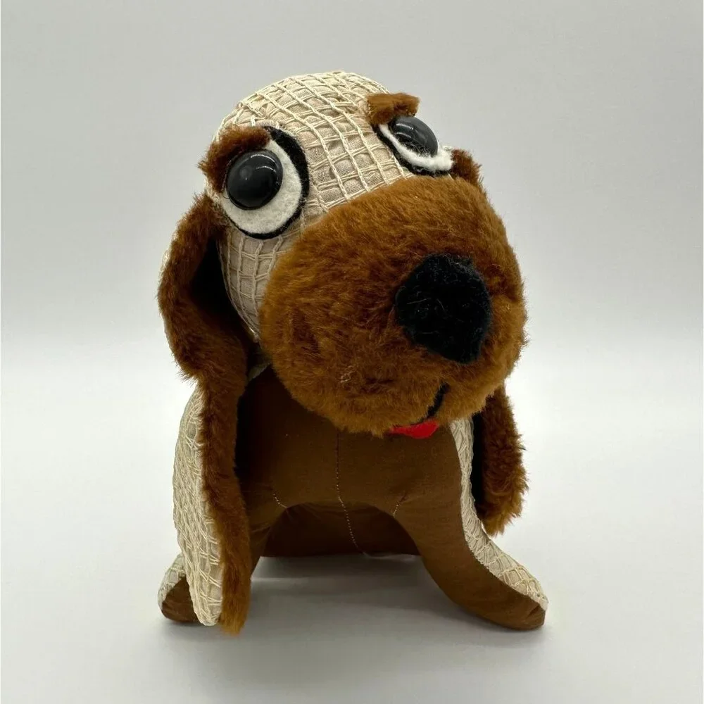 Vintage Hound Dog Stuffed Animal Plush 1983 Latch and Hug Huggables Puppy Kitsch - Picture 2 of 10